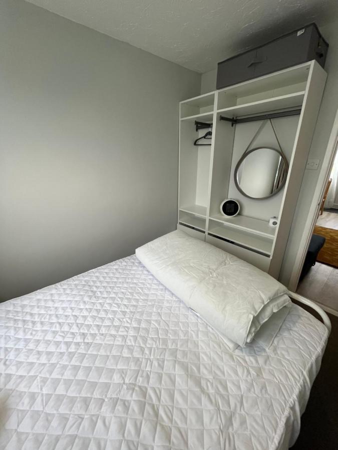 82, Belle Aire, Hemsby - Two Bed Chalet, Sleeps 5, Bed Linen And Towels Included - Pet Friendly Great Yarmouth